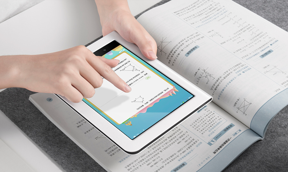 由大量一线的教研老师、一流的软硬件团队、顶尖的技术专家组成的专业团队，深刻洞察教育教学实际，打造出符合教情学情的实用平台。